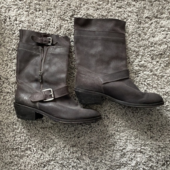 Fergie Gray Faux Combat Leather Boots Size 8 - Picture 3 of 5